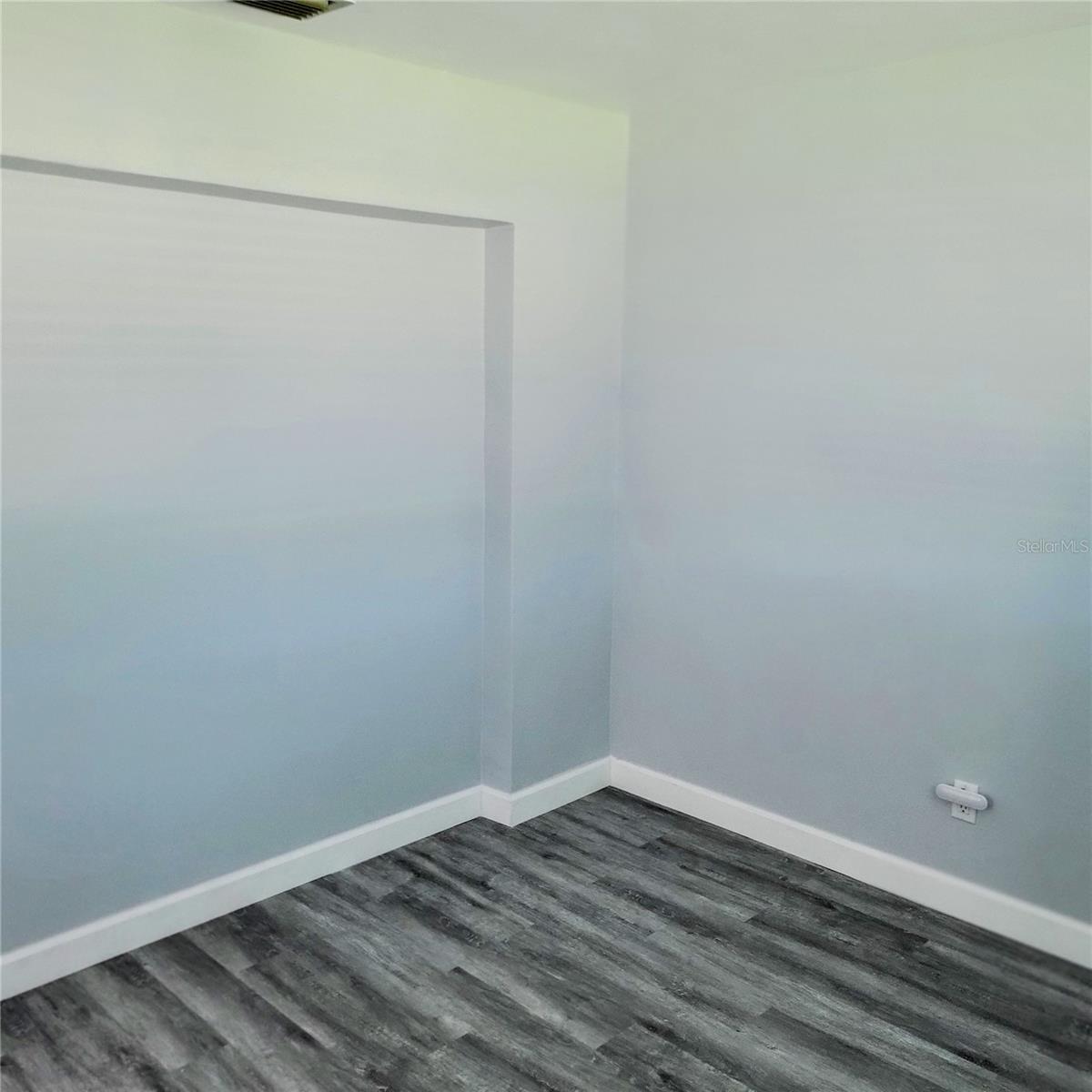 Image 37 of 65 For 11596 Oval Drive E