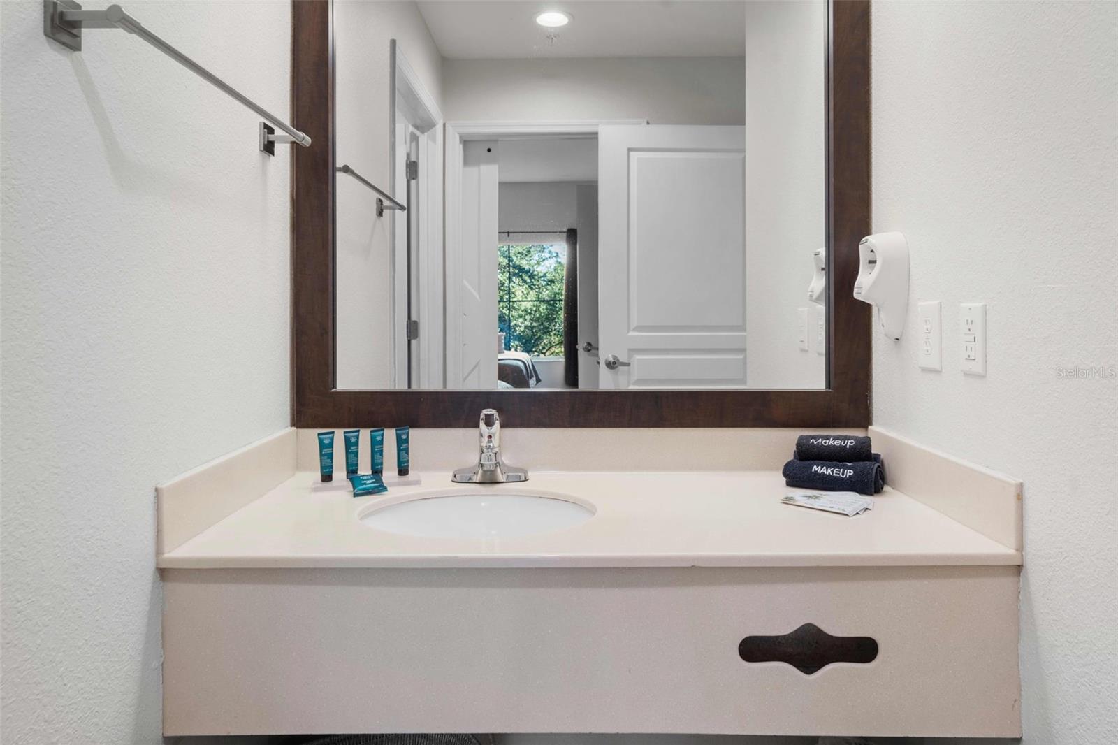 Image 16 of 24 For 8303 Palm Park 312