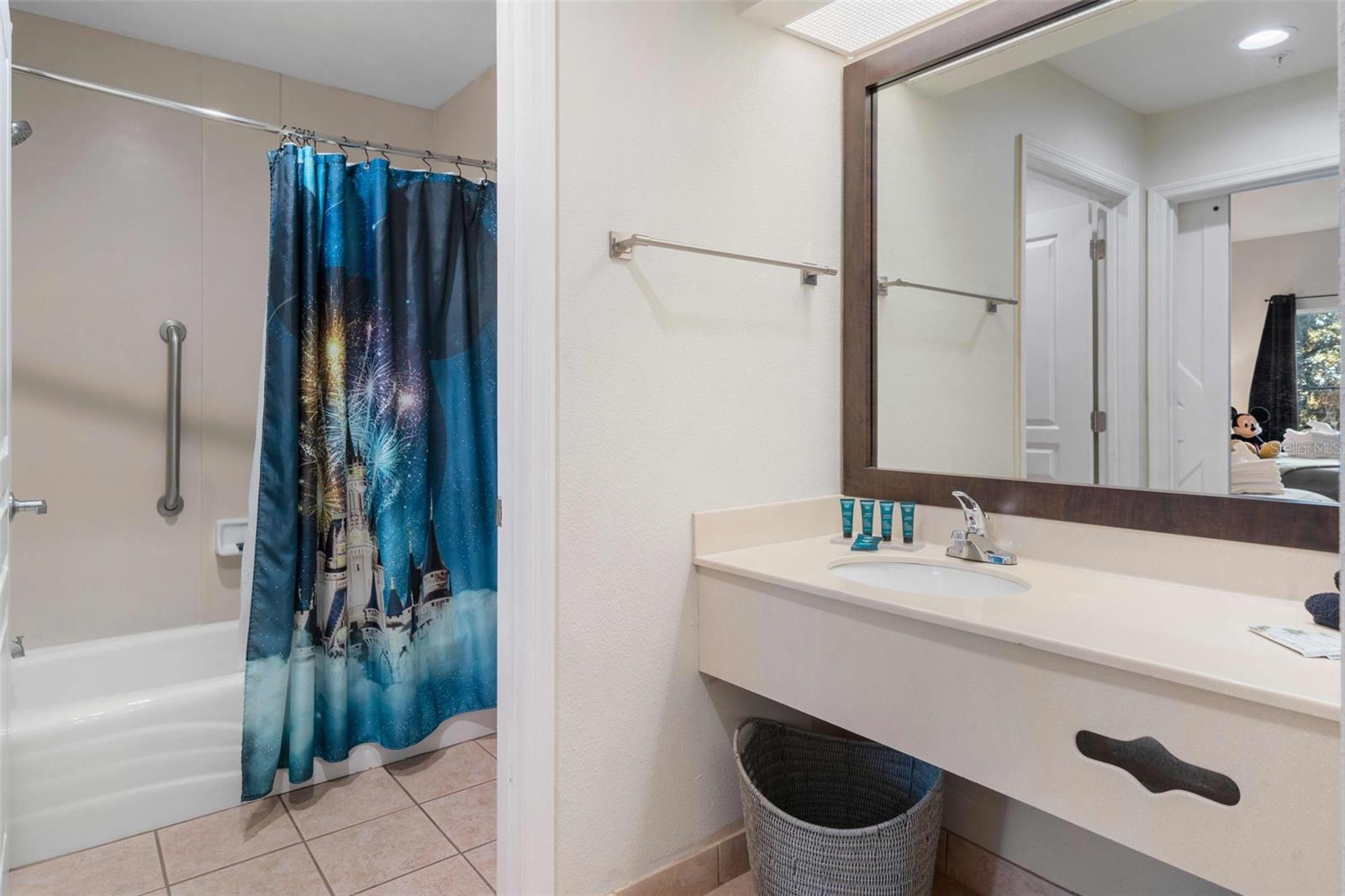 Image 17 of 24 For 8303 Palm Park 312