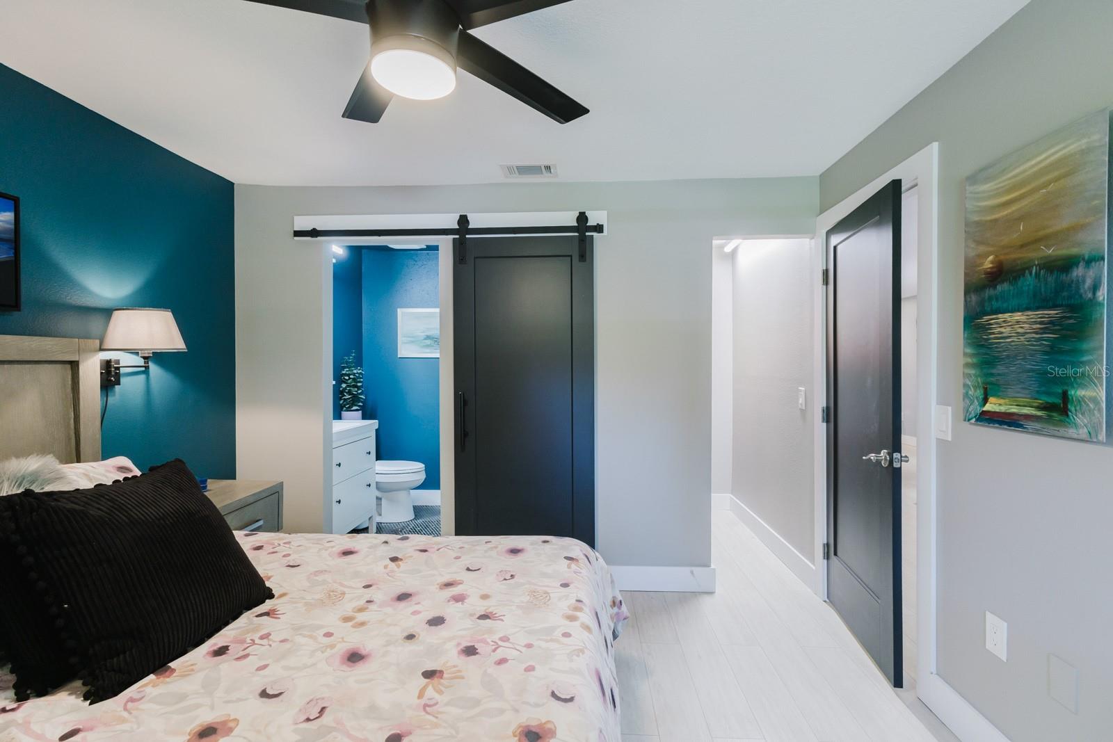 Listing photo id 33 for 3001 58th Avenue S 108