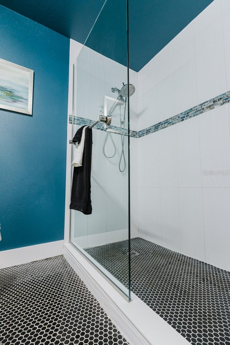 Listing photo id 40 for 3001 58th Avenue S 108