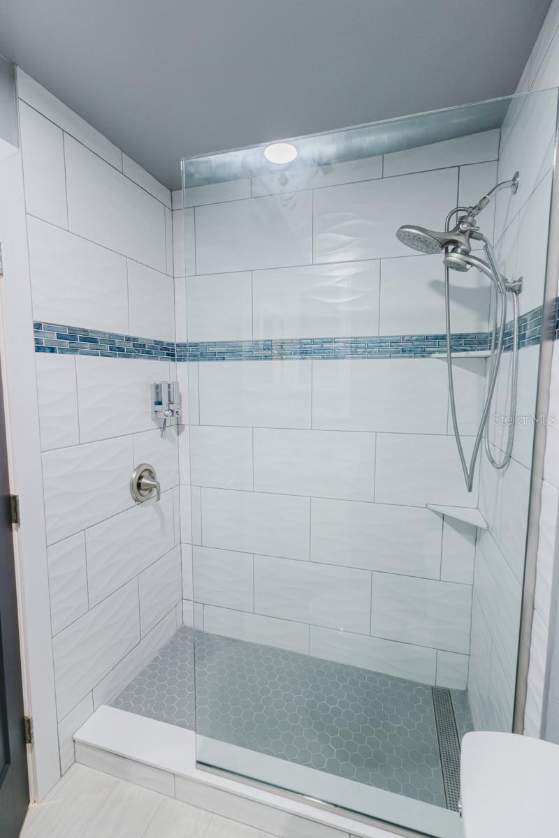 Listing photo id 47 for 3001 58th Avenue S 108