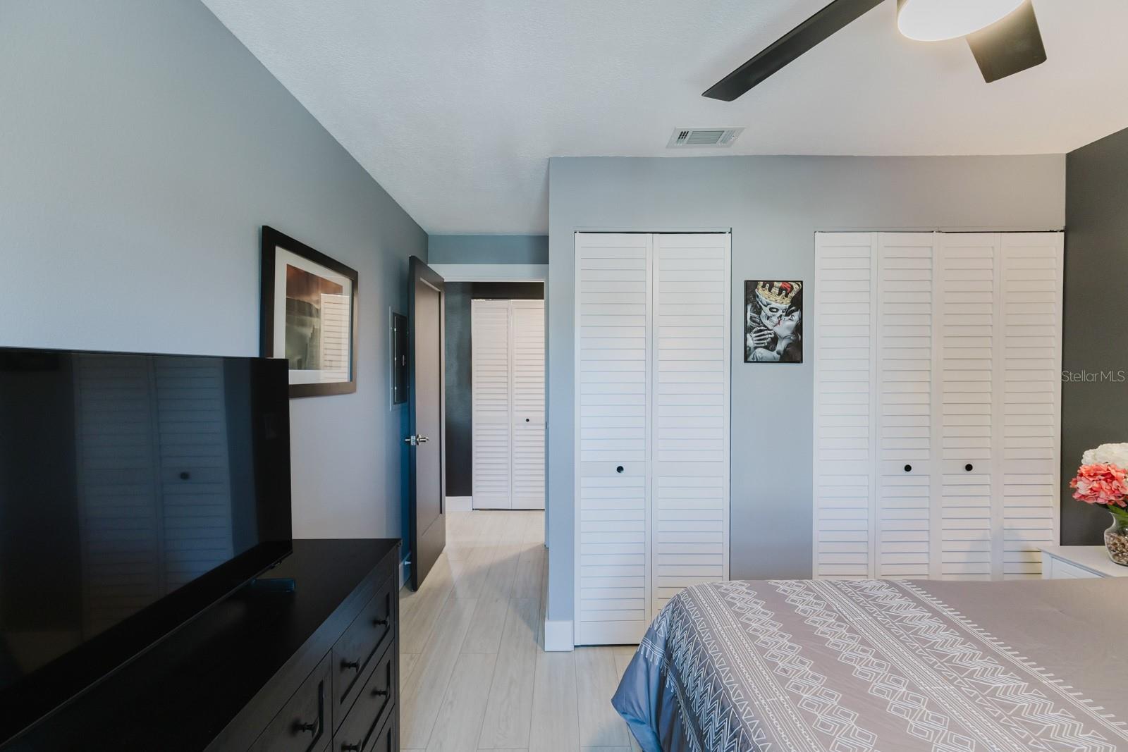 Listing photo id 51 for 3001 58th Avenue S 108