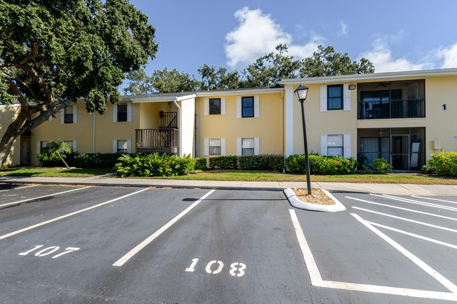 Listing photo id 53 for 3001 58th Avenue S 108