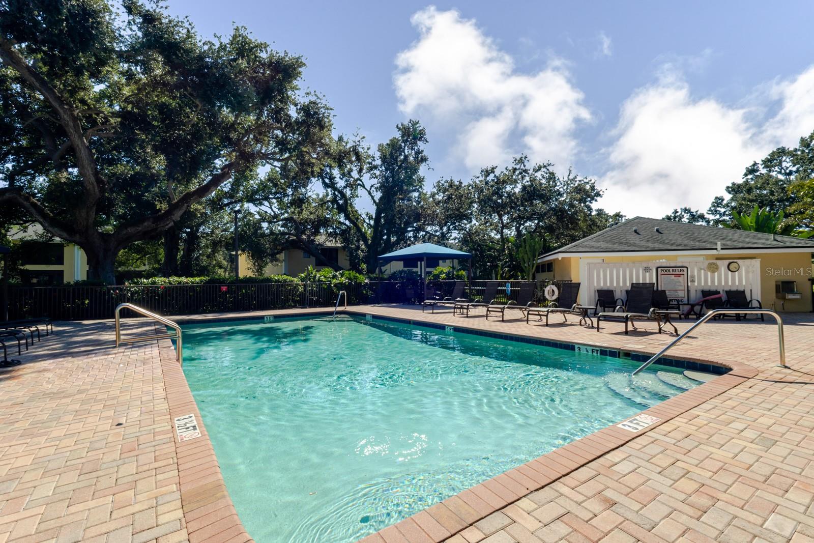 Listing photo id 60 for 3001 58th Avenue S 108