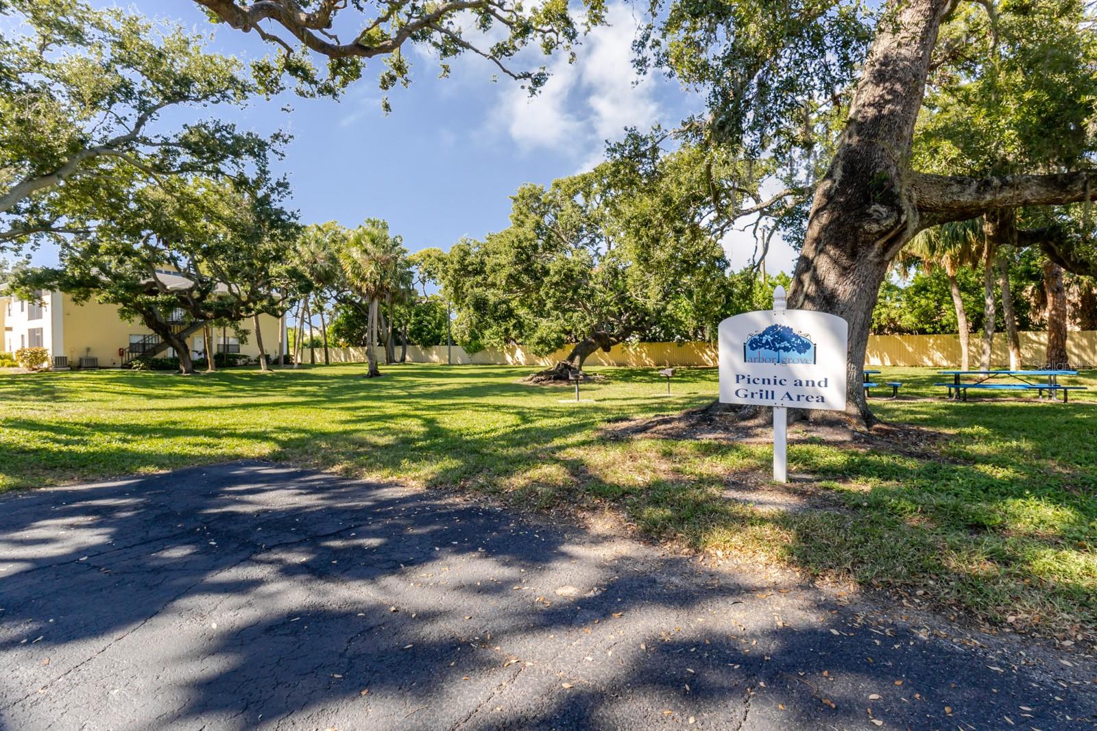 Listing photo id 61 for 3001 58th Avenue S 108
