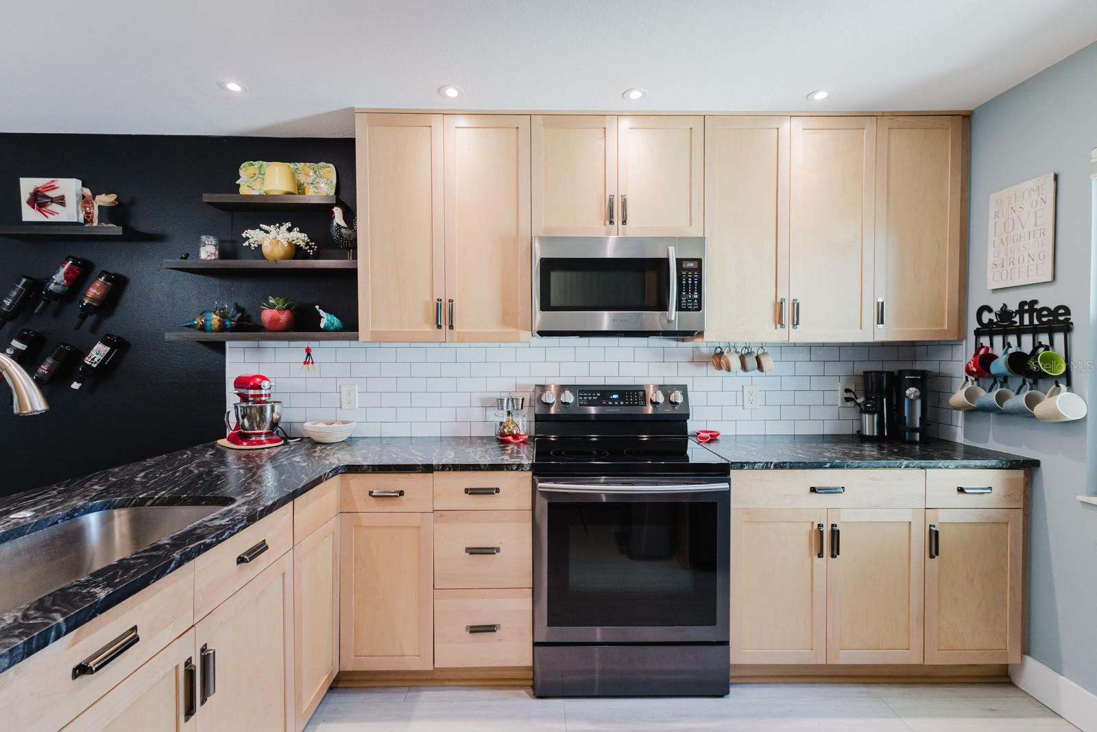 Listing photo id 5 for 3001 58th Avenue S 108
