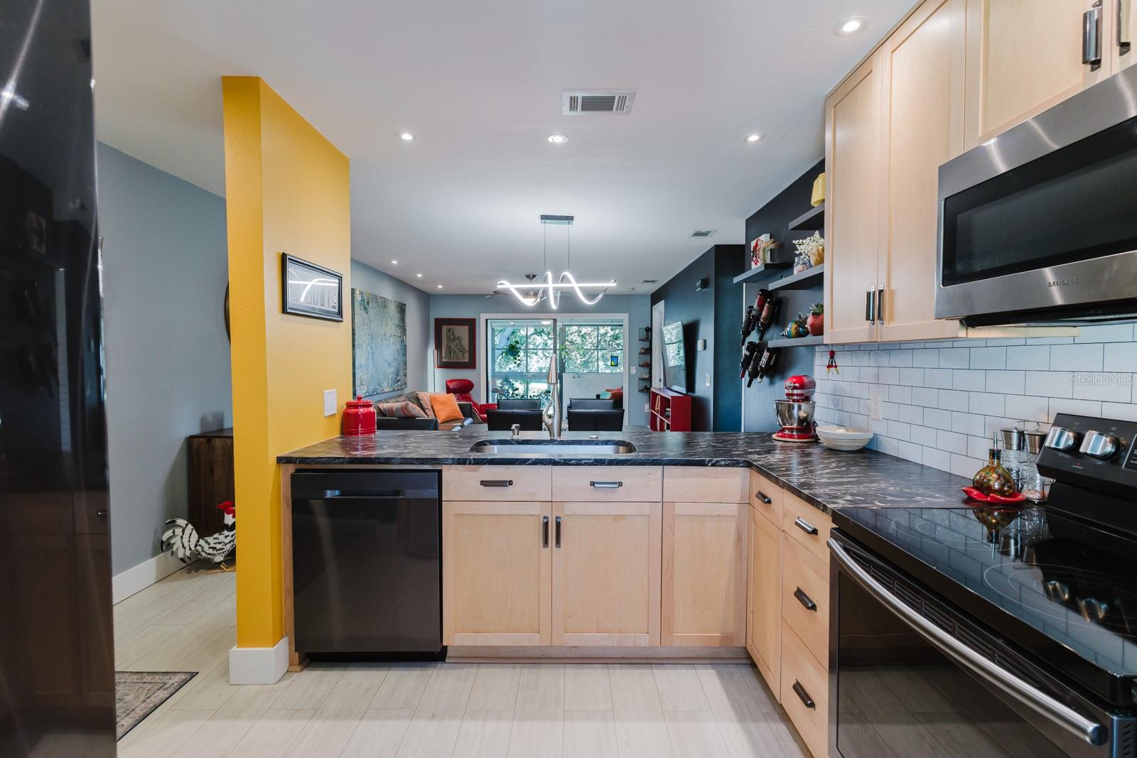 Listing photo id 7 for 3001 58th Avenue S 108