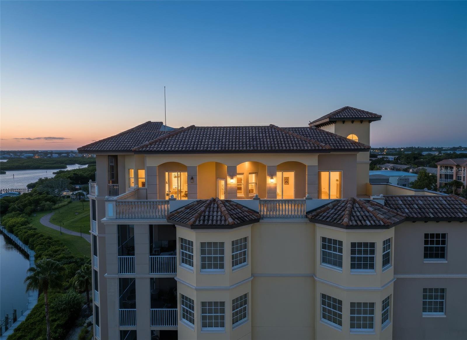 Image 3 of 96 For 5531 Cannes Circle 801