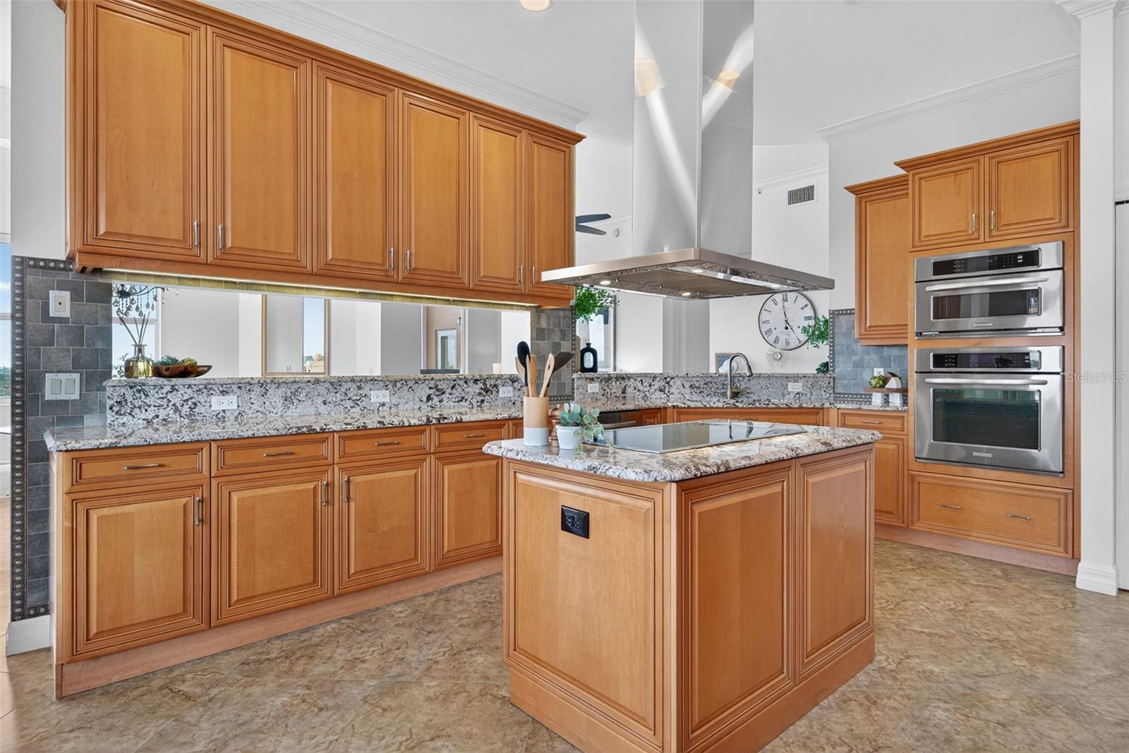 Image 30 of 96 For 5531 Cannes Circle 801