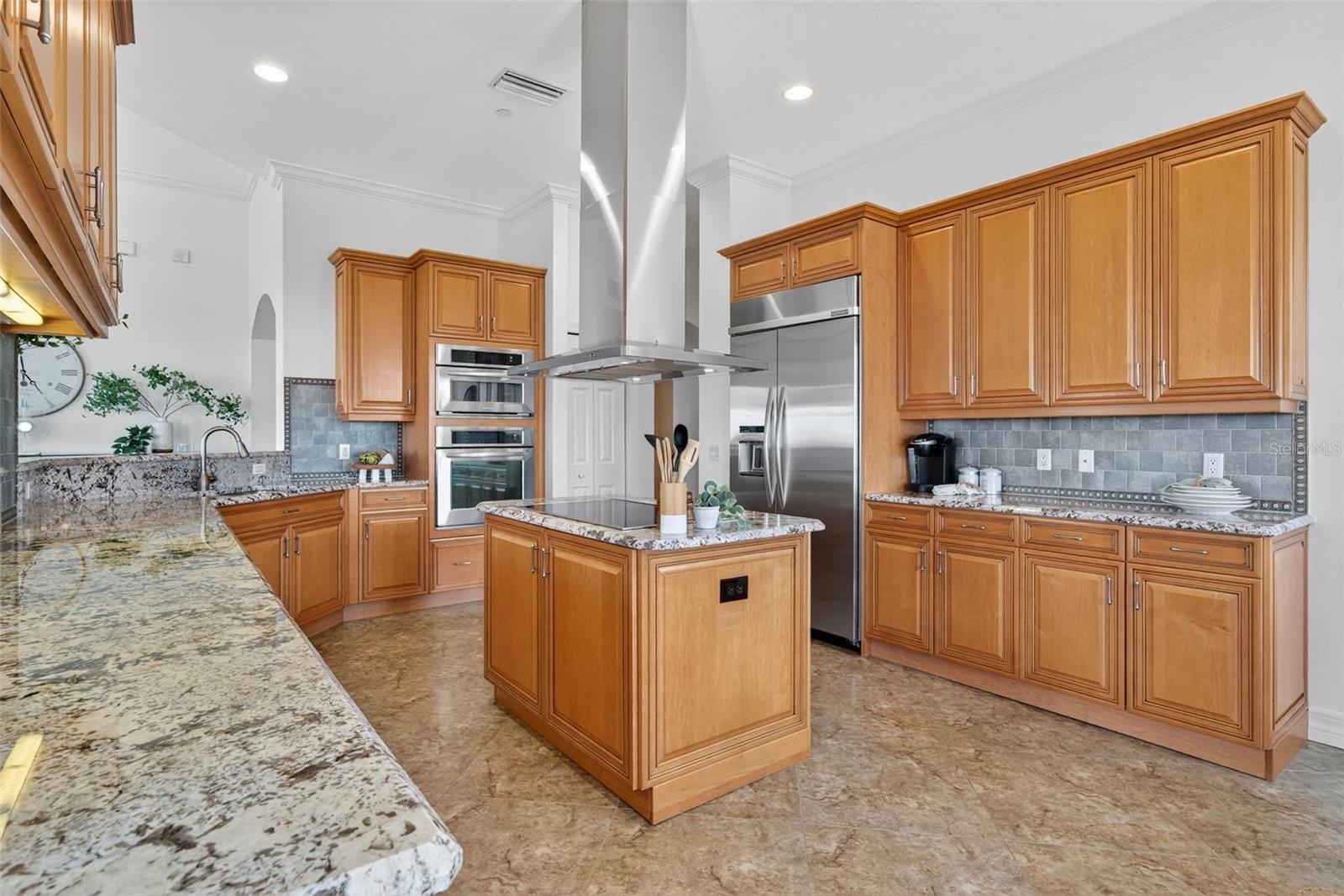 Image 32 of 96 For 5531 Cannes Circle 801