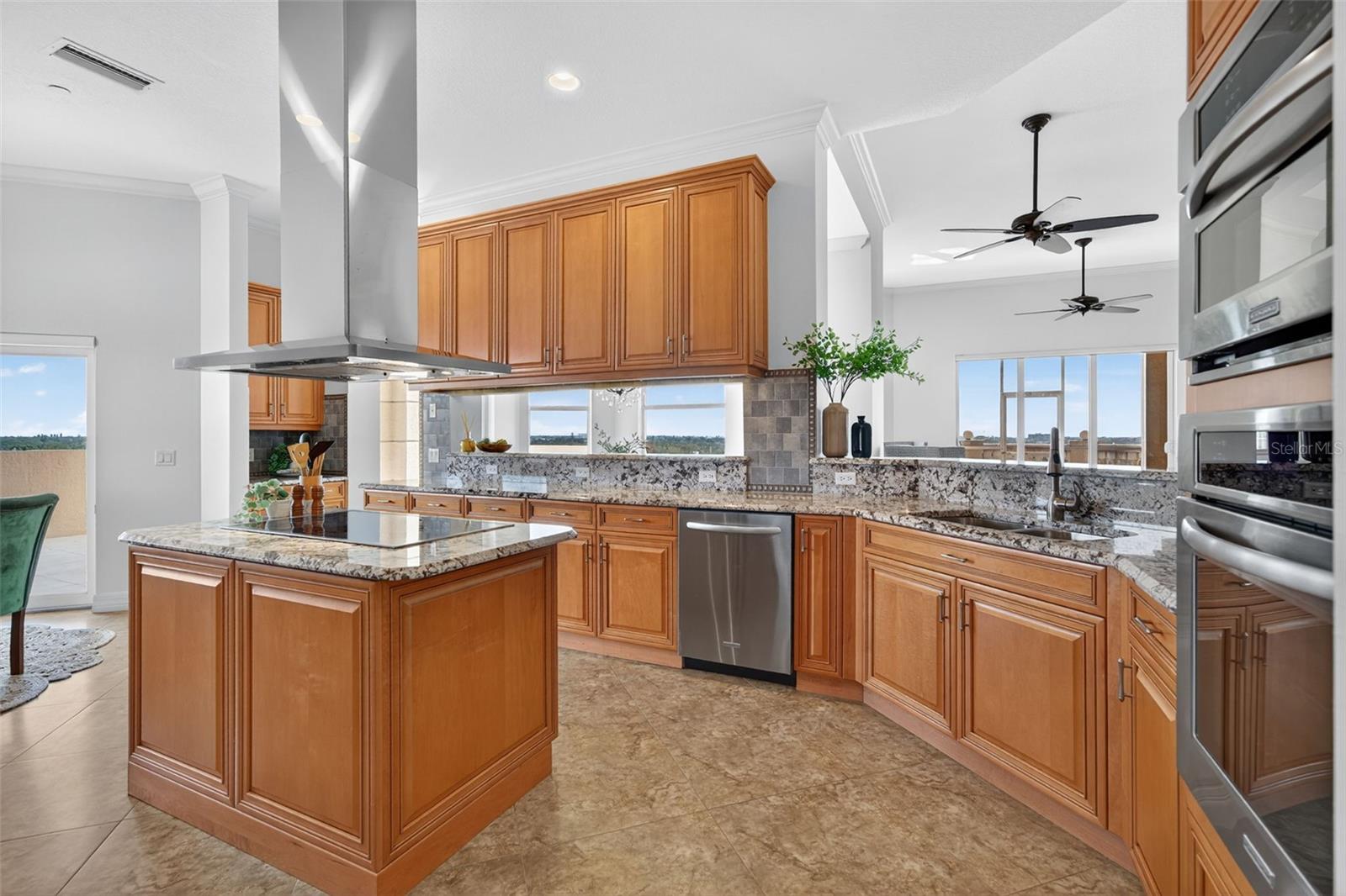 Image 33 of 96 For 5531 Cannes Circle 801