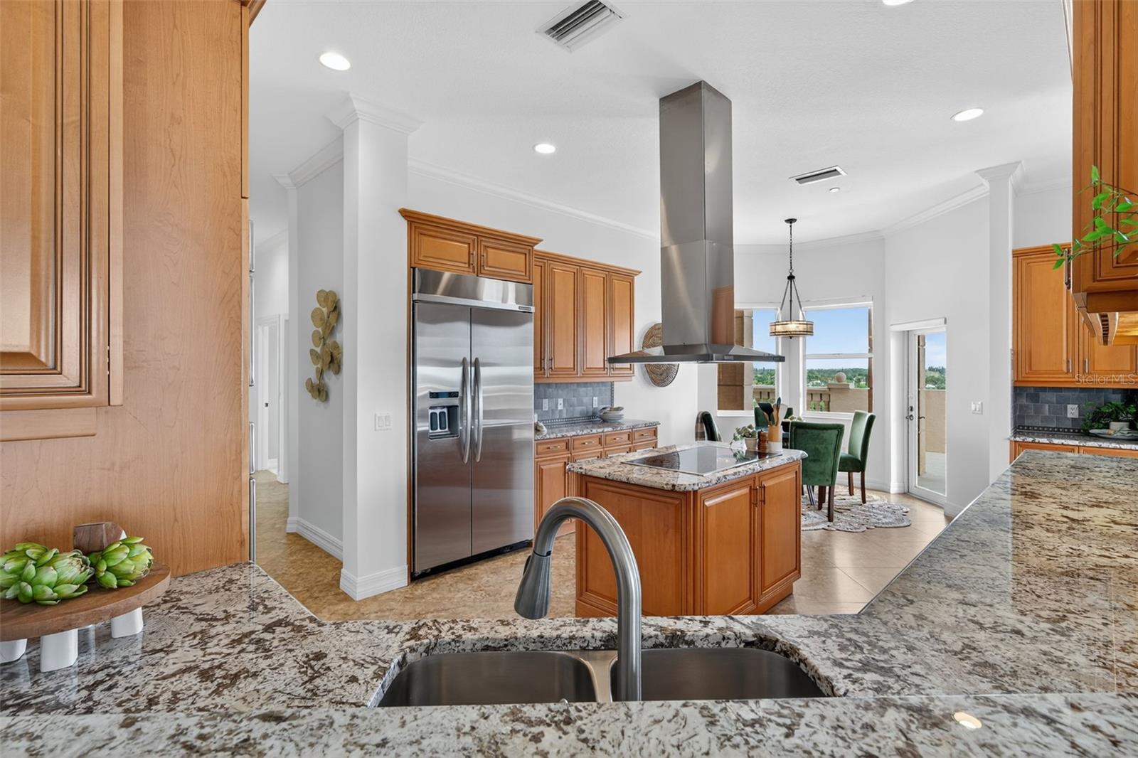 Image 35 of 96 For 5531 Cannes Circle 801