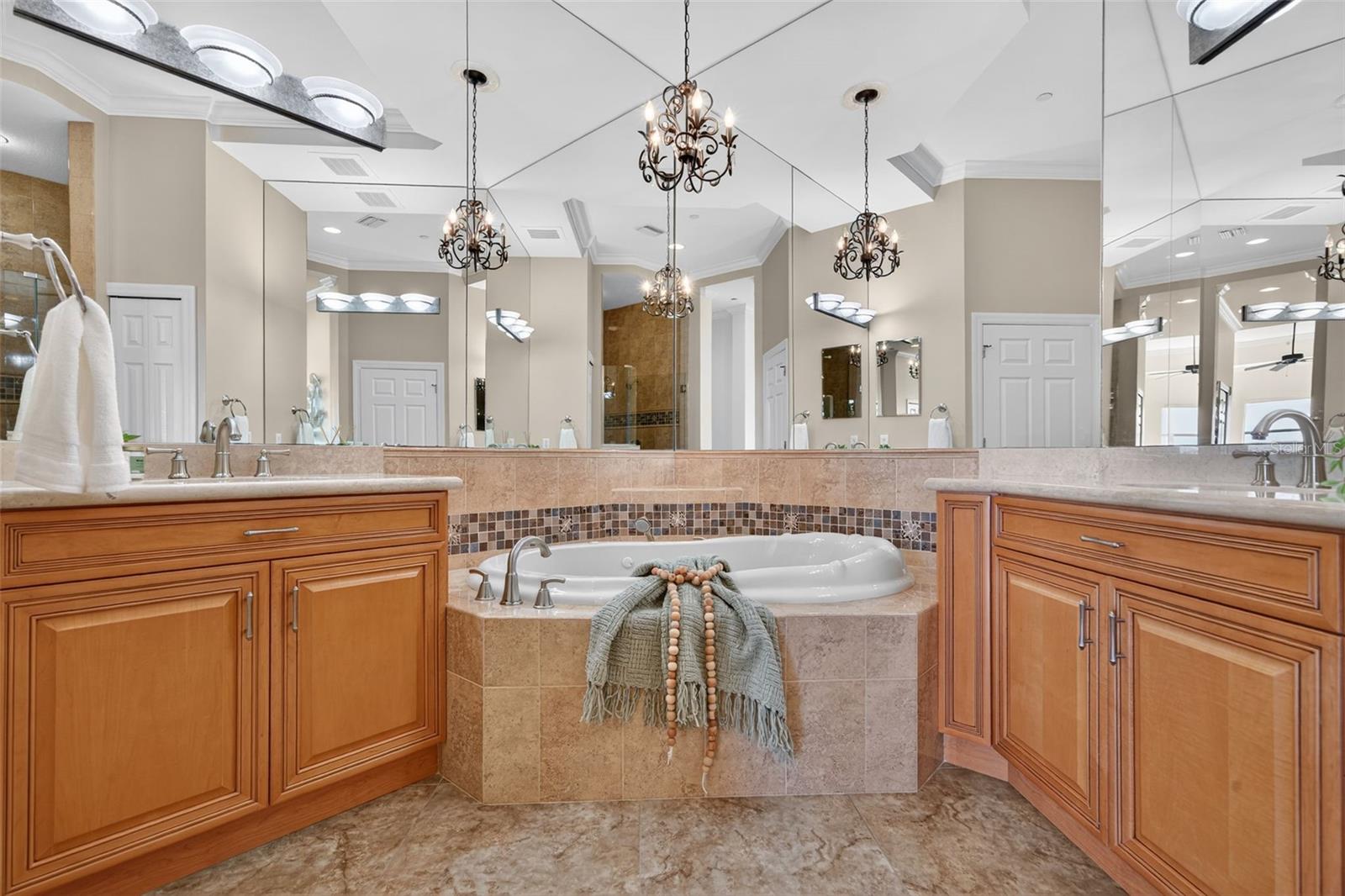 Image 45 of 96 For 5531 Cannes Circle 801