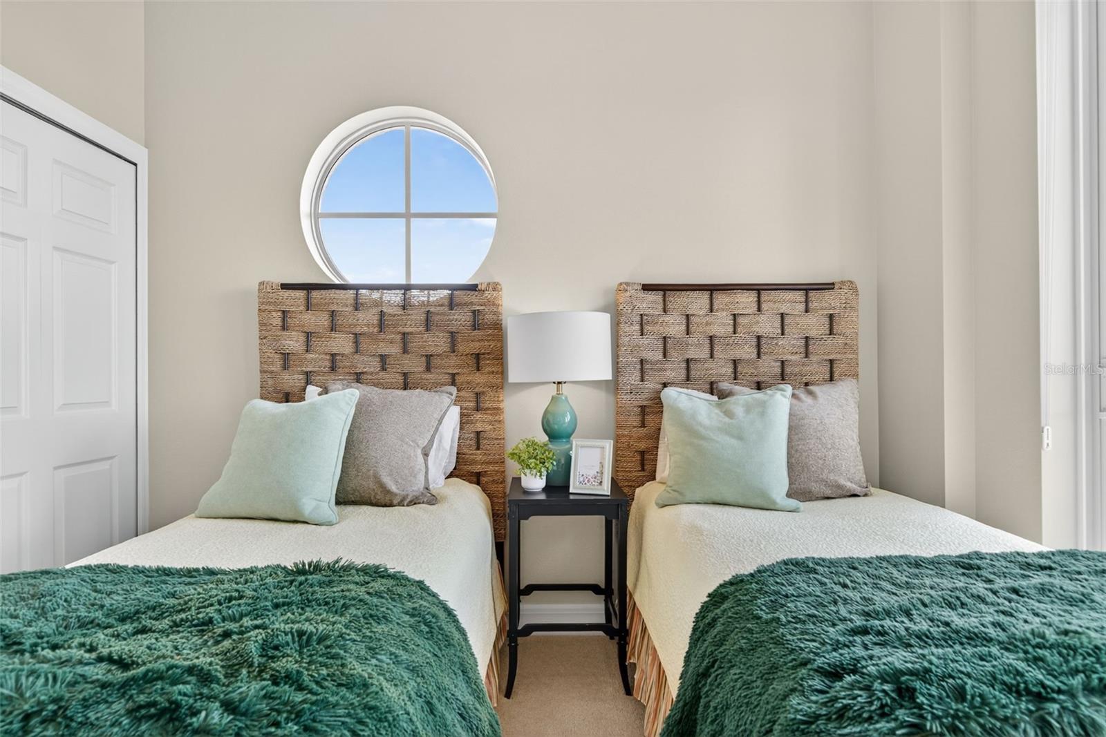 Image 60 of 96 For 5531 Cannes Circle 801