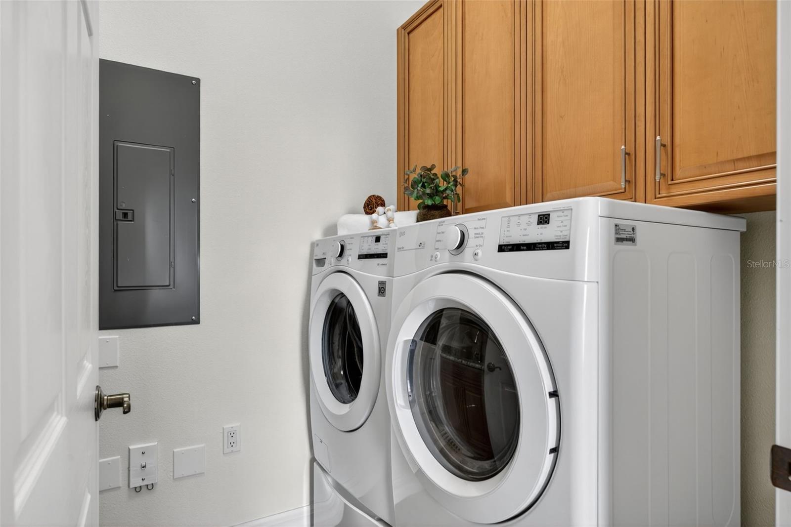 Image 62 of 96 For 5531 Cannes Circle 801