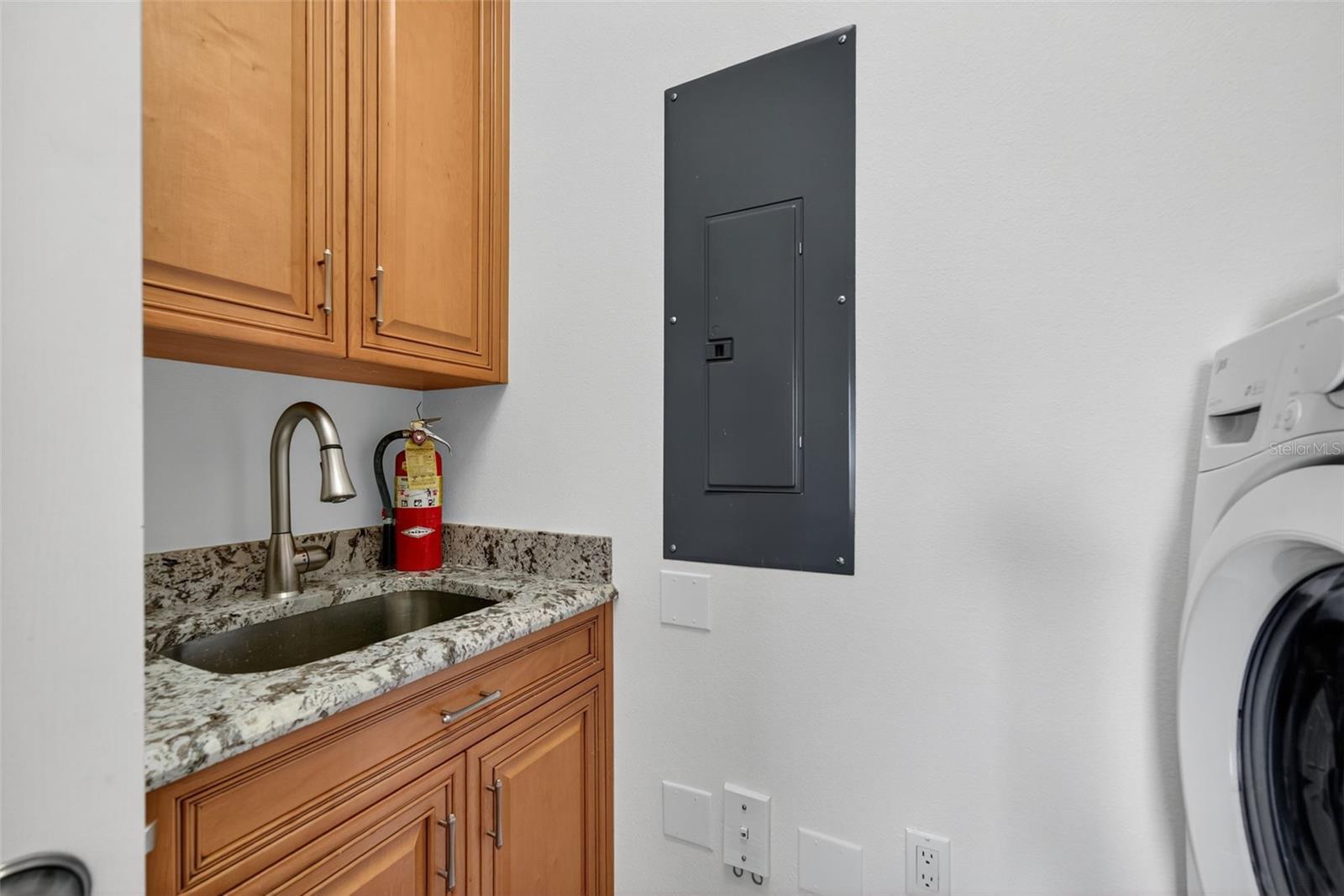 Image 63 of 96 For 5531 Cannes Circle 801