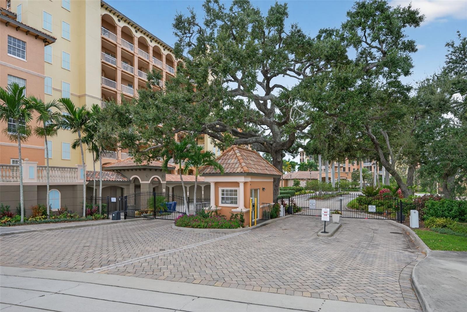 Image 7 of 96 For 5531 Cannes Circle 801