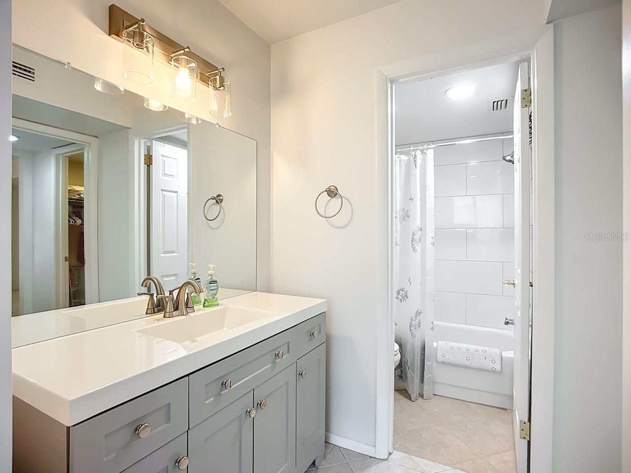 Image 10 of 39 For 612 Bird Bay Drive S 114