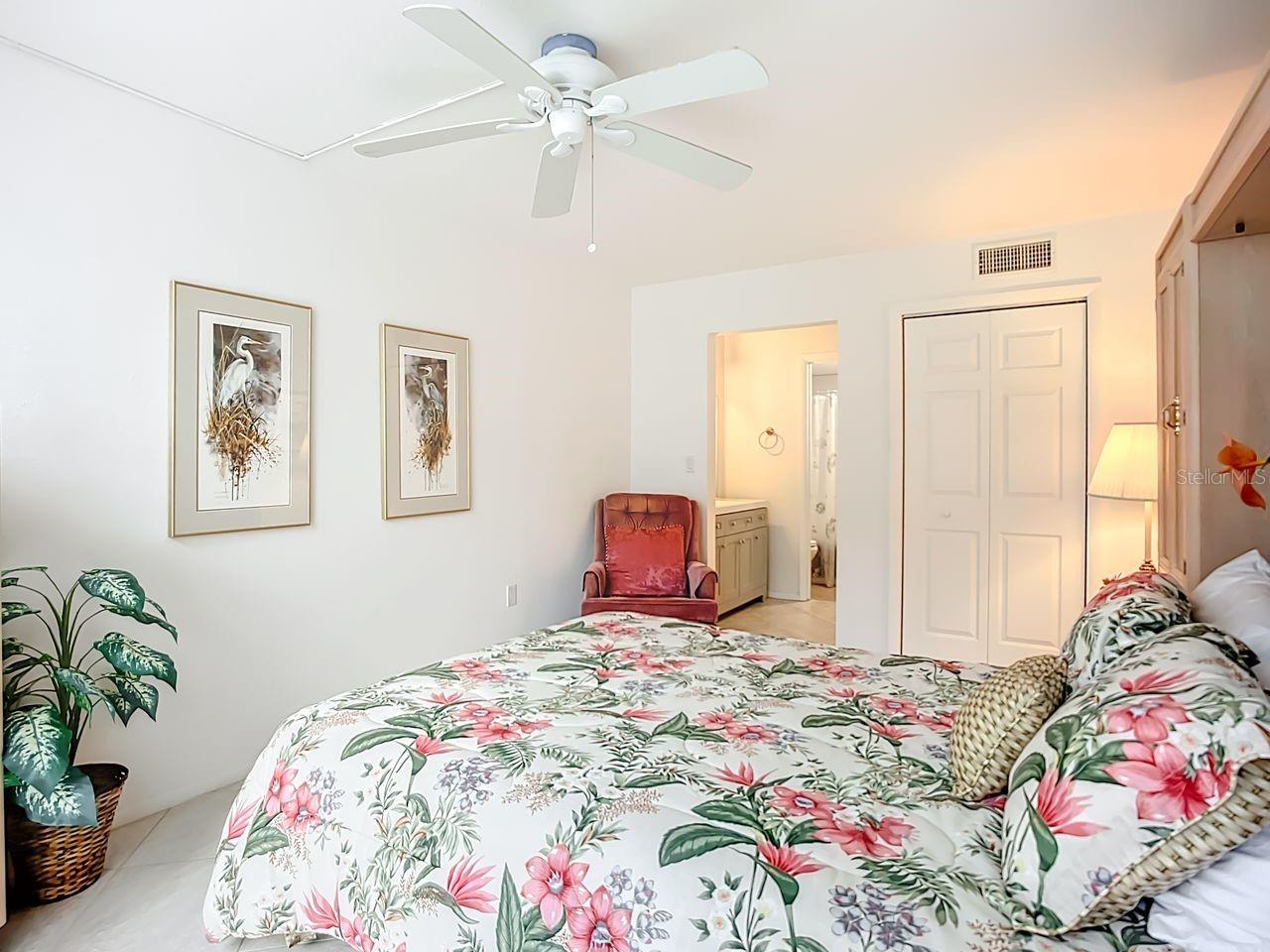Image 16 of 39 For 612 Bird Bay Drive S 114