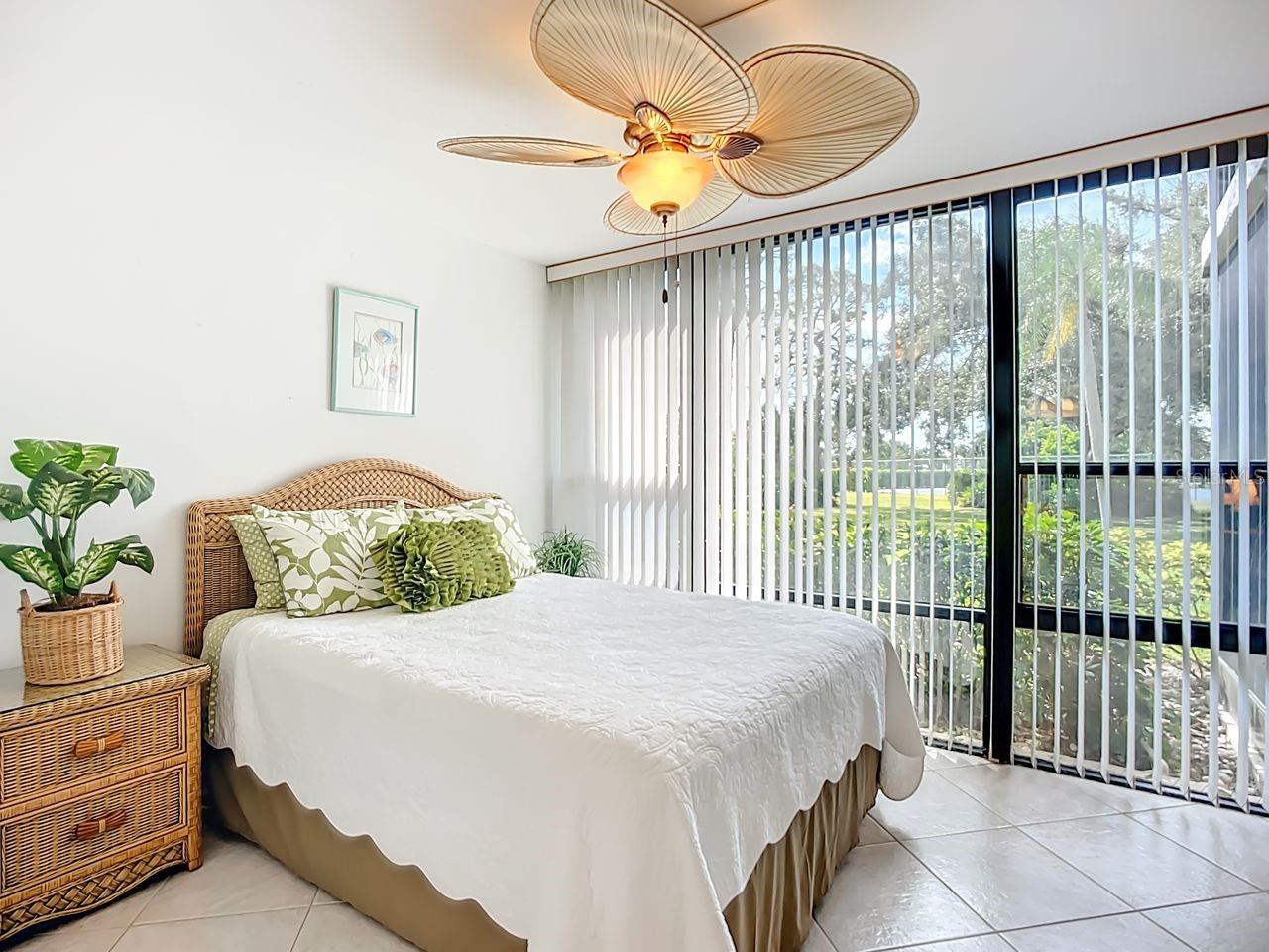 Image 17 of 39 For 612 Bird Bay Drive S 114