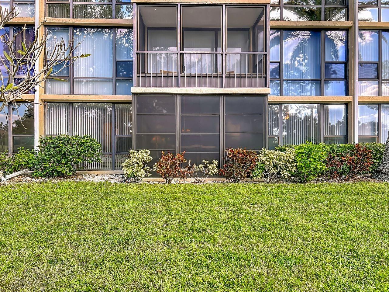 Image 26 of 39 For 612 Bird Bay Drive S 114