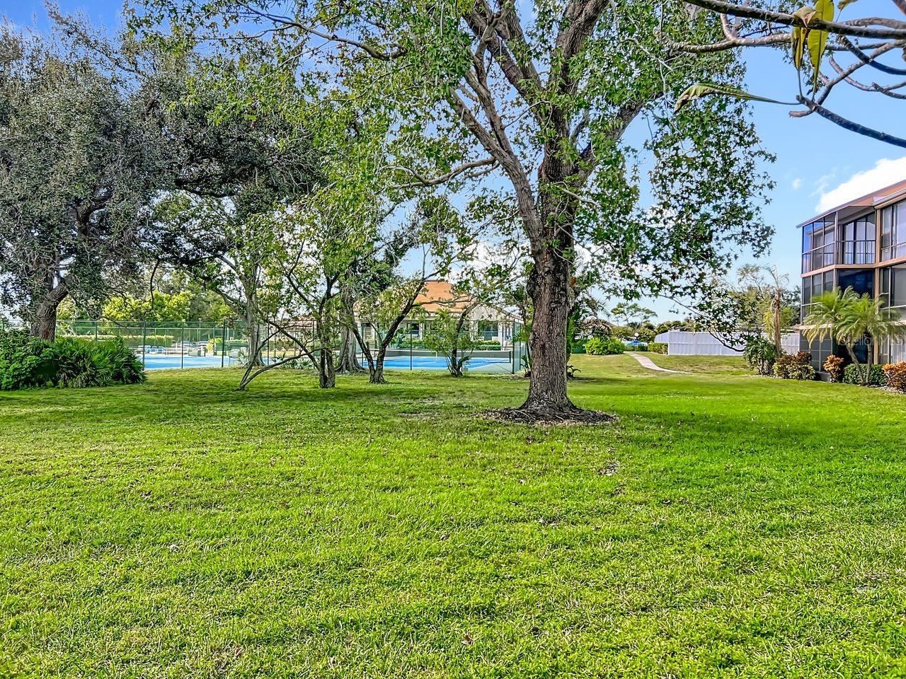 Image 27 of 39 For 612 Bird Bay Drive S 114