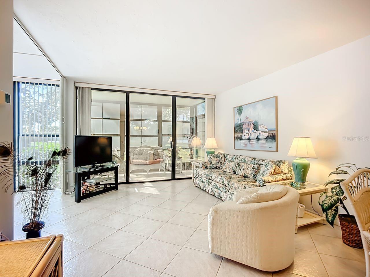 Image 4 of 39 For 612 Bird Bay Drive S 114