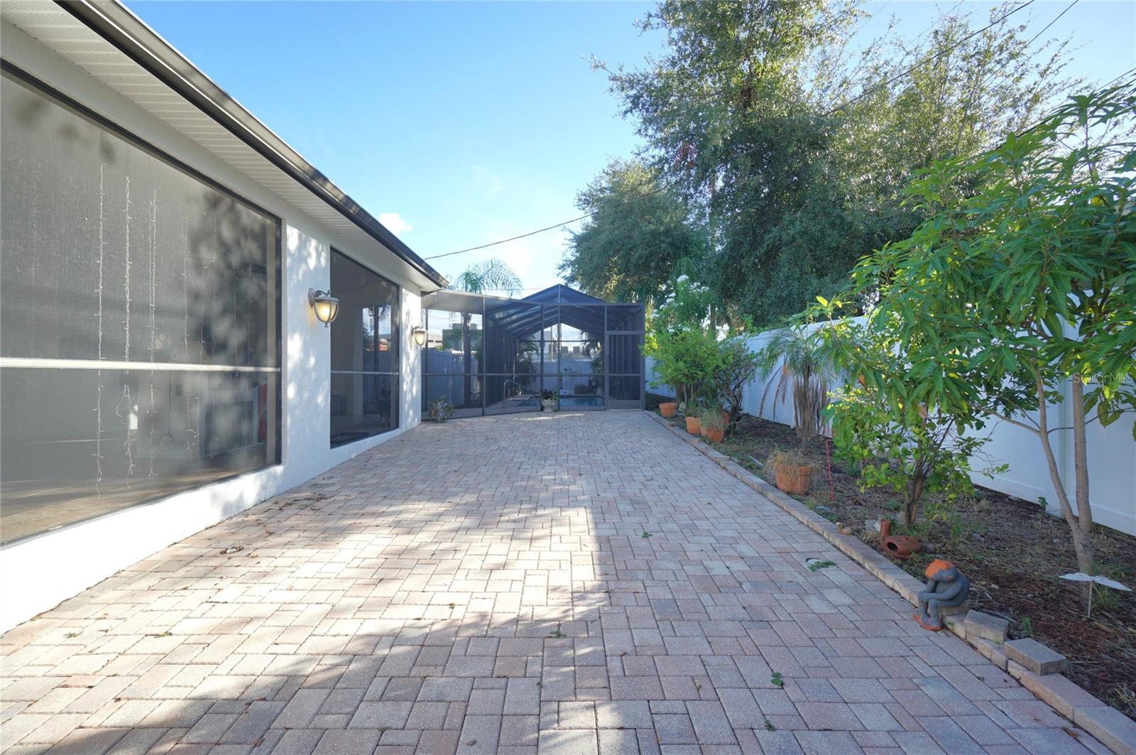 Image 15 of 26 For 1002 Lemon Street