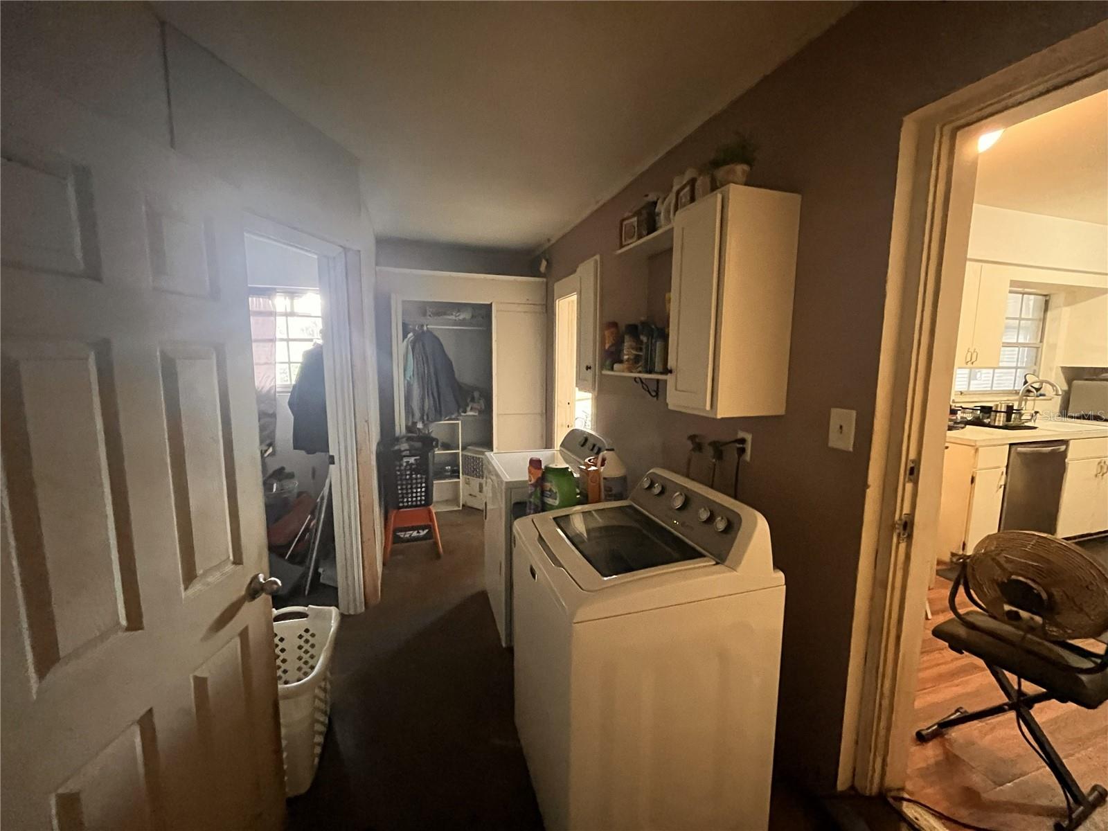 Listing photo id 14 for 705 Westwood Drive