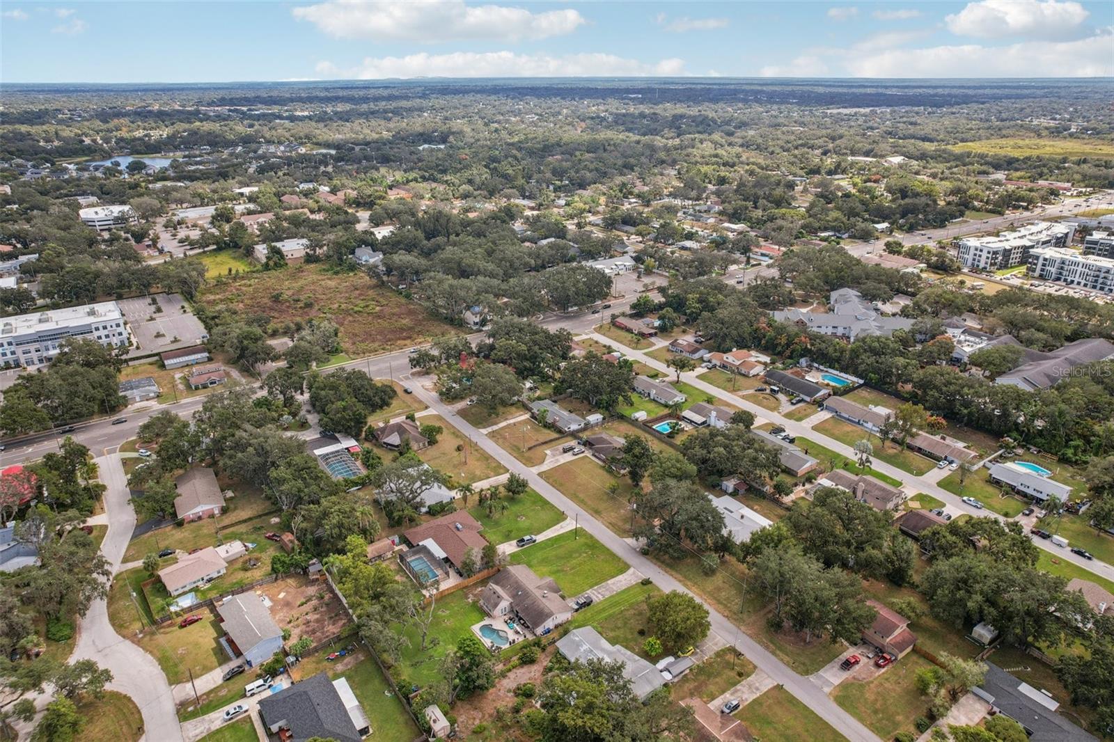 Listing photo id 20 for 705 Westwood Drive