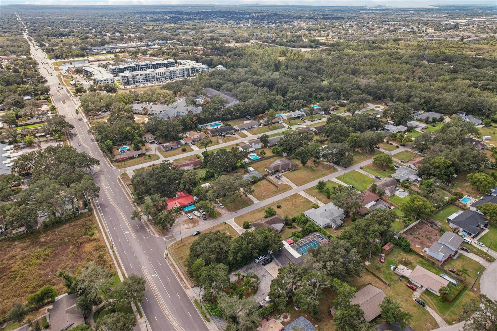 Listing photo id 22 for 705 Westwood Drive