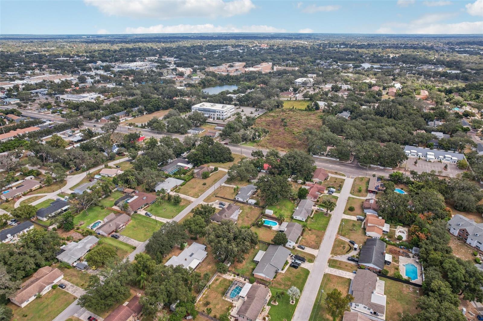 Listing photo id 23 for 705 Westwood Drive