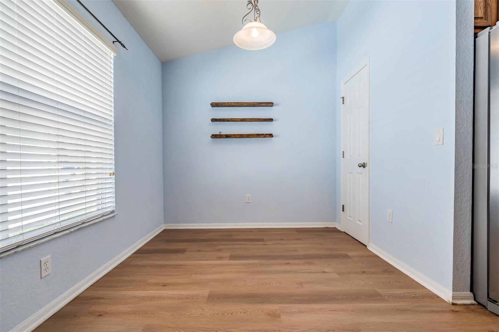 Image 19 of 50 For 9551 Jaybird Lane