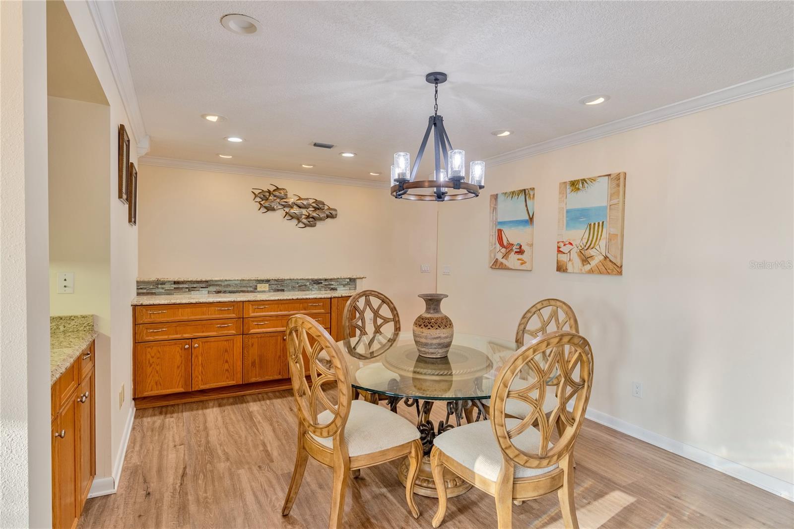 Listing photo id 8 for 411 Belle Isle Avenue