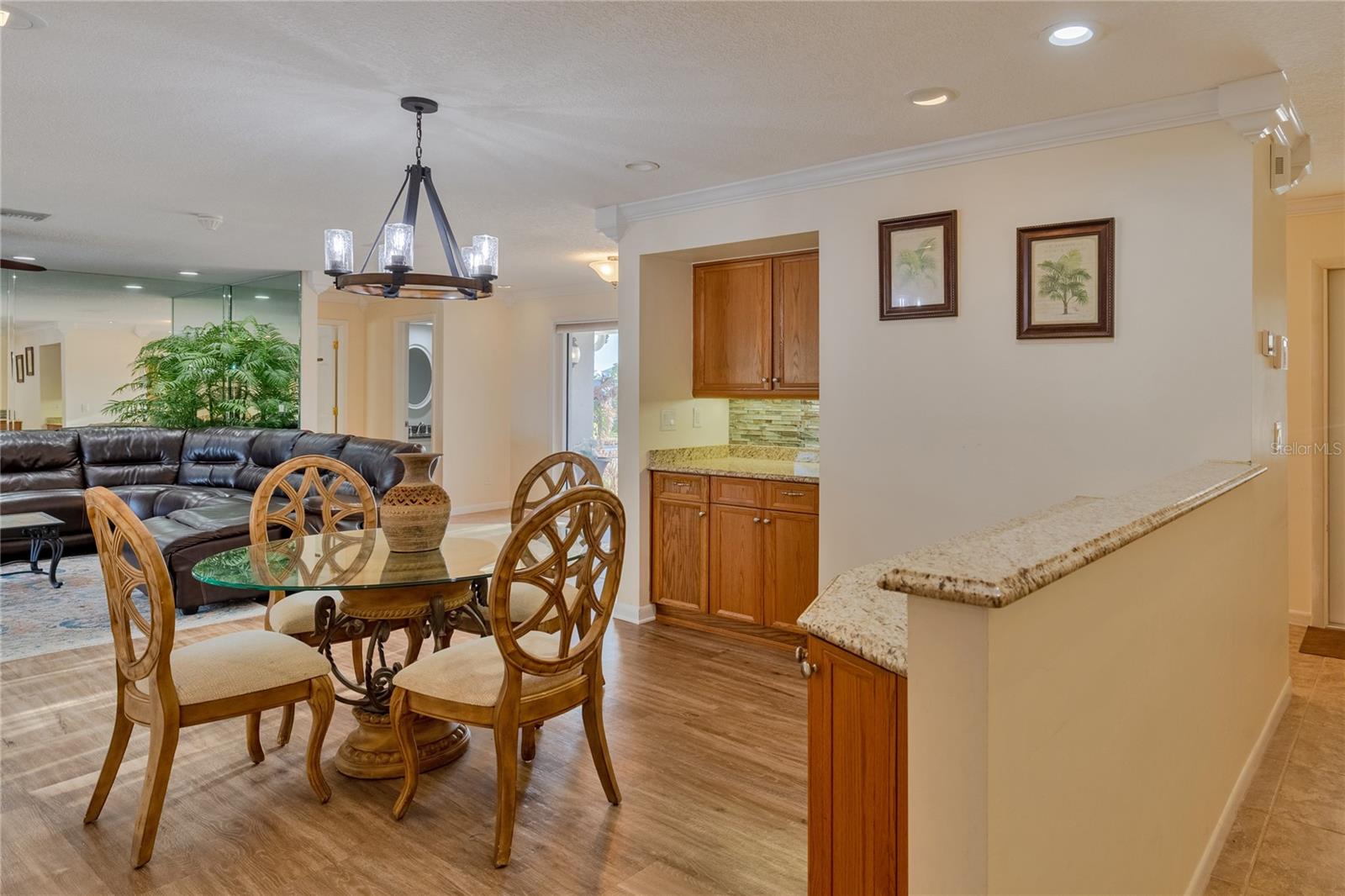 Listing photo id 9 for 411 Belle Isle Avenue