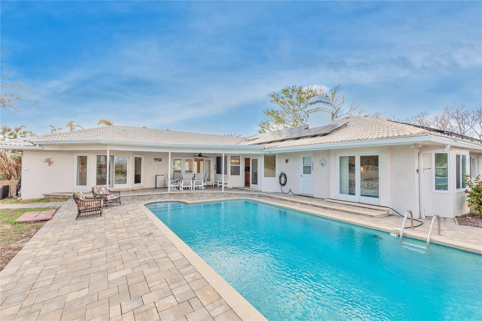 Listing photo id 11 for 411 Belle Isle Avenue