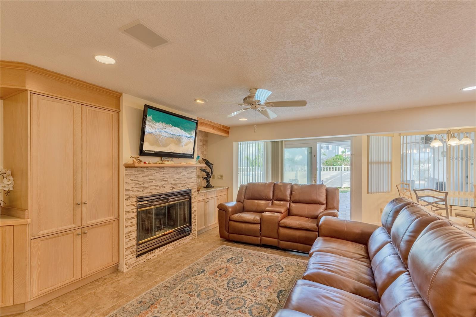 Listing photo id 18 for 411 Belle Isle Avenue