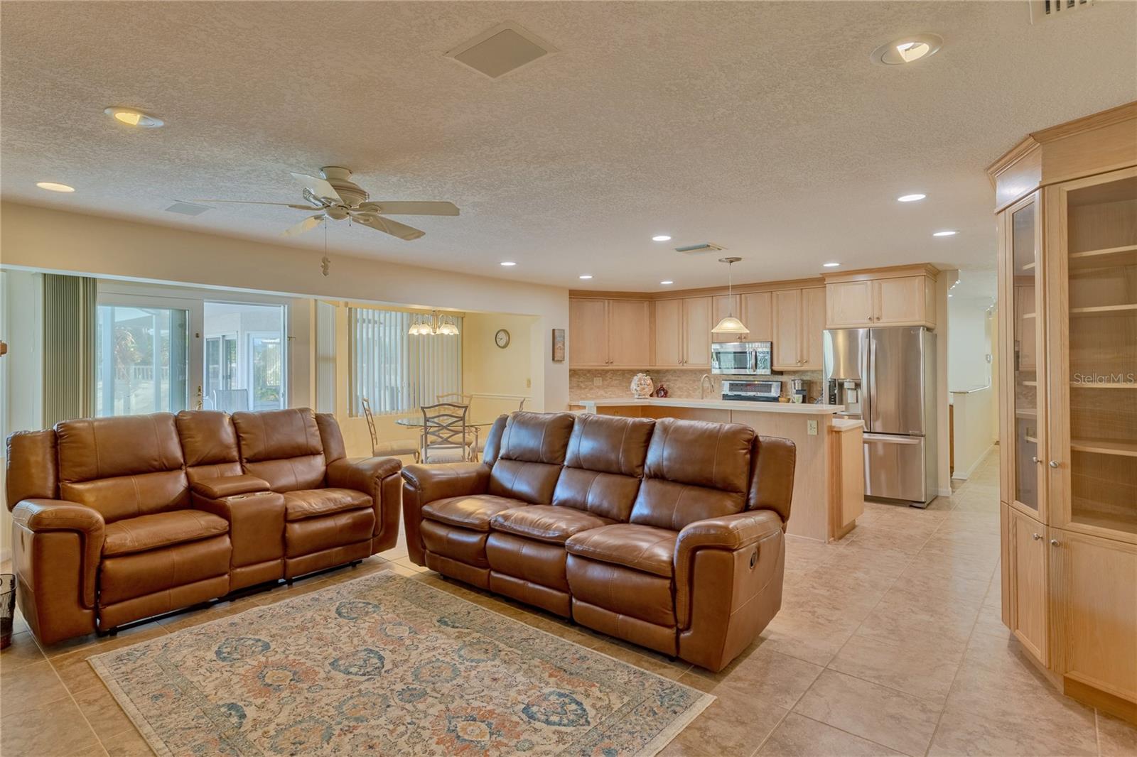 Listing photo id 19 for 411 Belle Isle Avenue