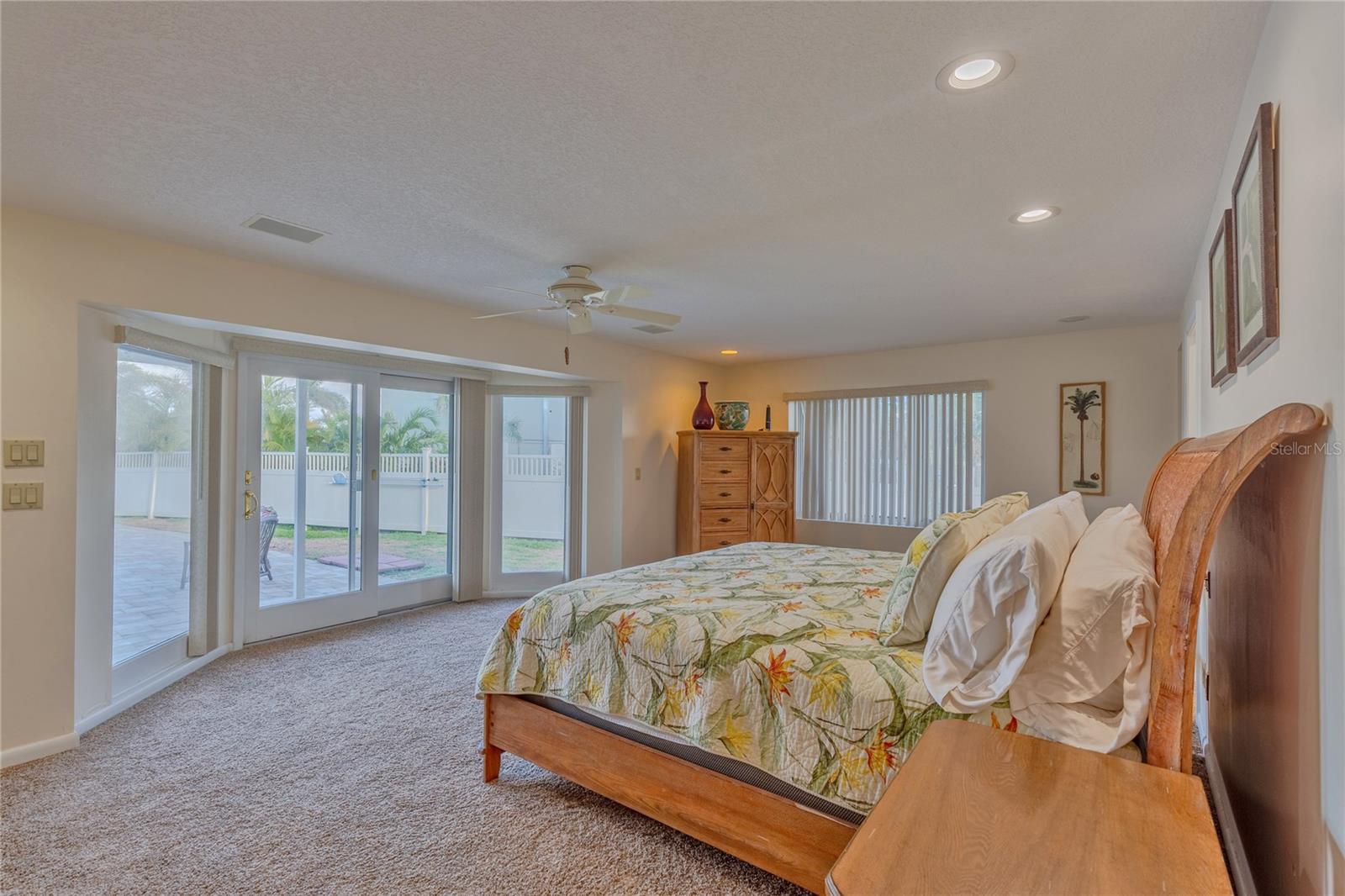 Listing photo id 20 for 411 Belle Isle Avenue