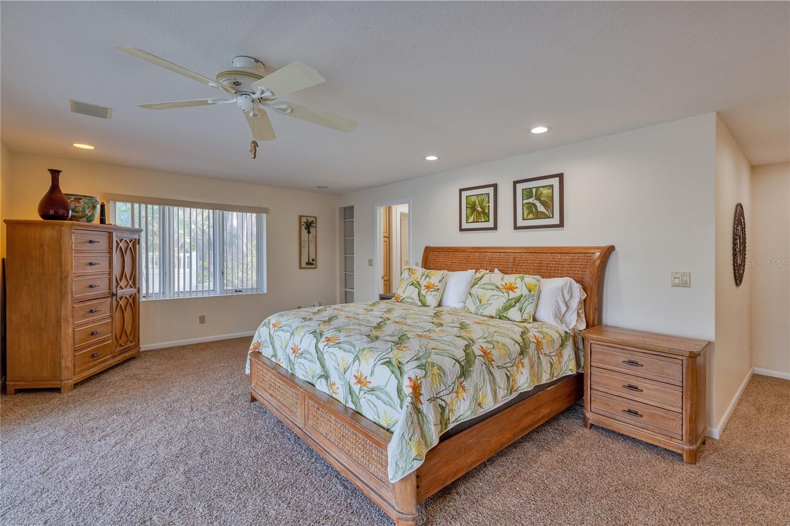 Listing photo id 21 for 411 Belle Isle Avenue