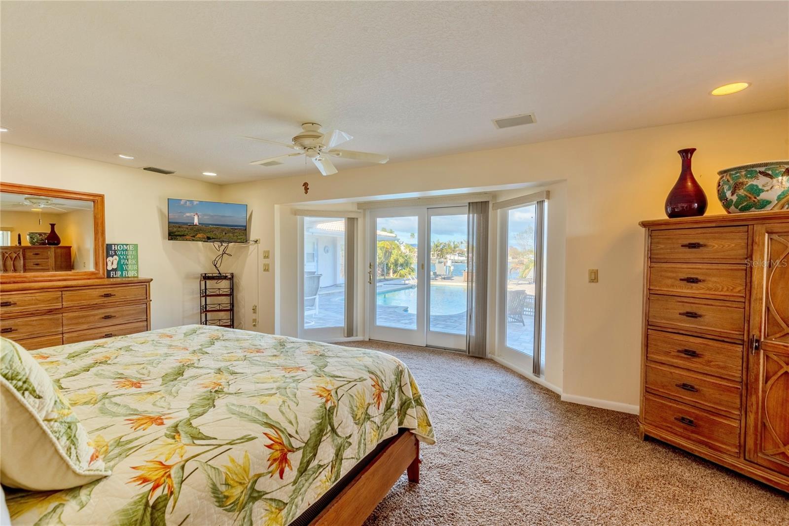 Listing photo id 23 for 411 Belle Isle Avenue