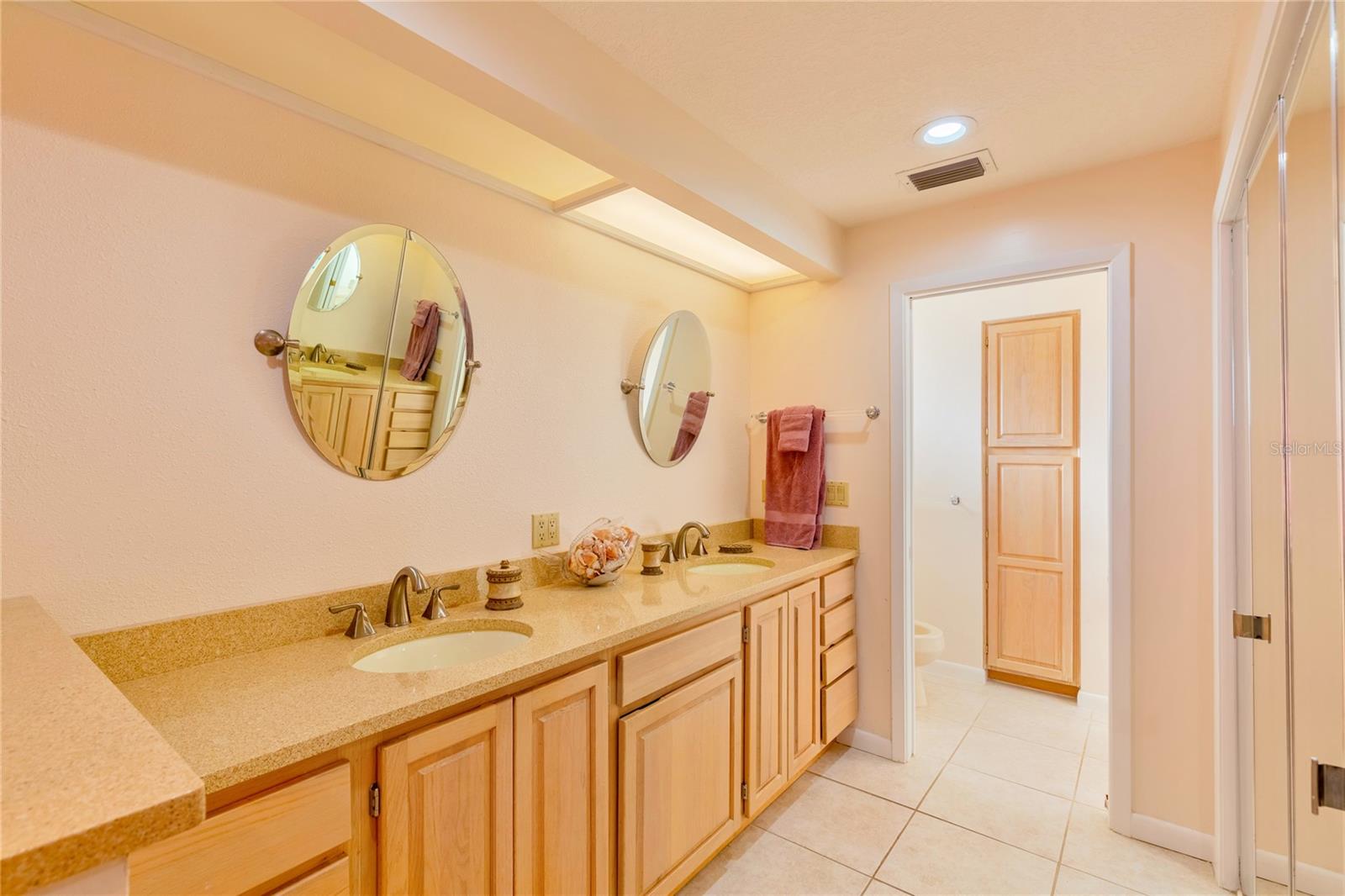 Listing photo id 26 for 411 Belle Isle Avenue