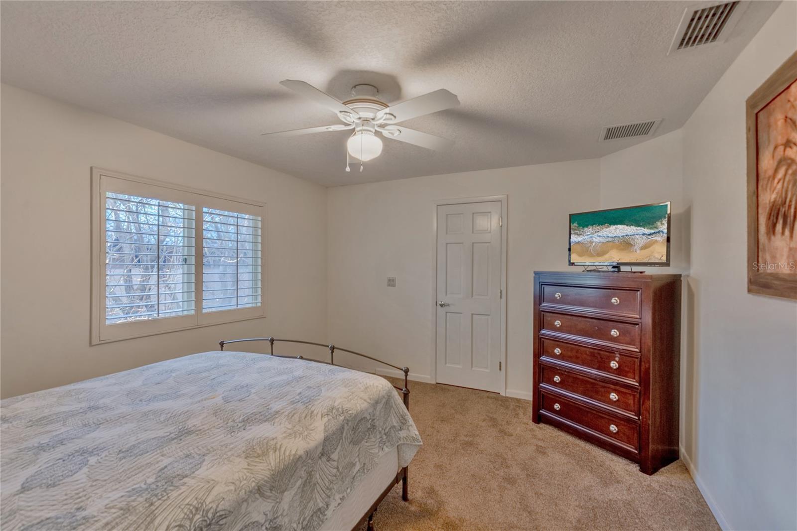 Listing photo id 35 for 411 Belle Isle Avenue
