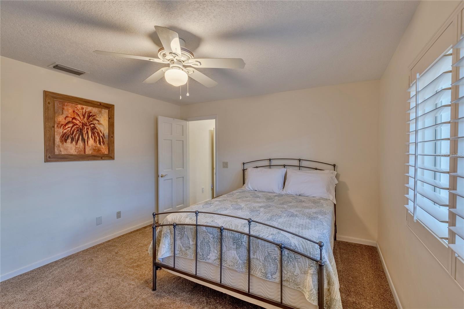 Listing photo id 36 for 411 Belle Isle Avenue