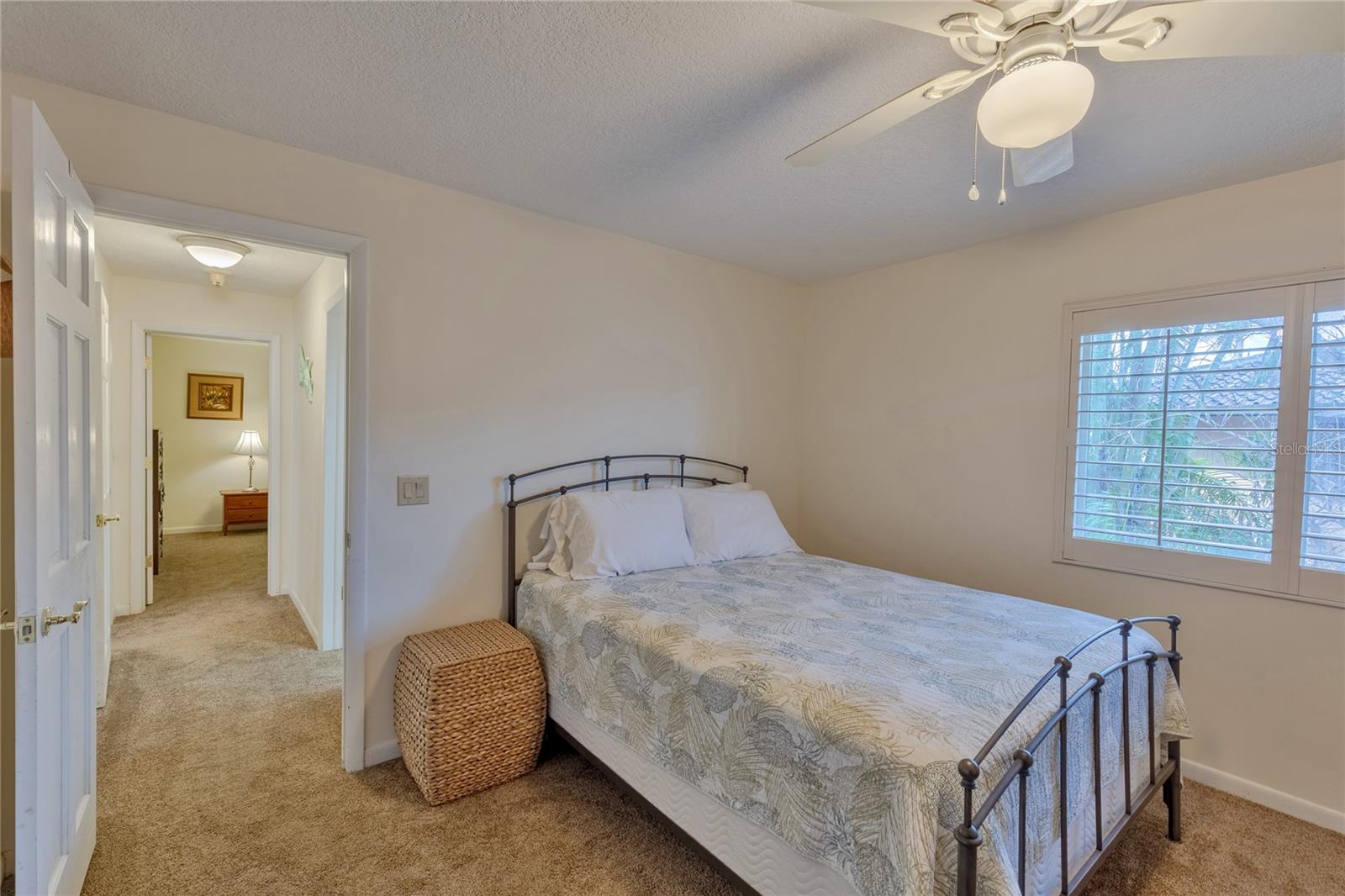 Listing photo id 37 for 411 Belle Isle Avenue