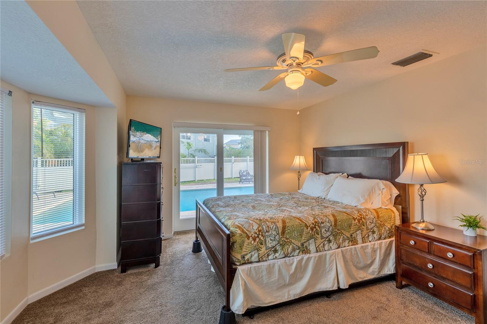 Listing photo id 42 for 411 Belle Isle Avenue