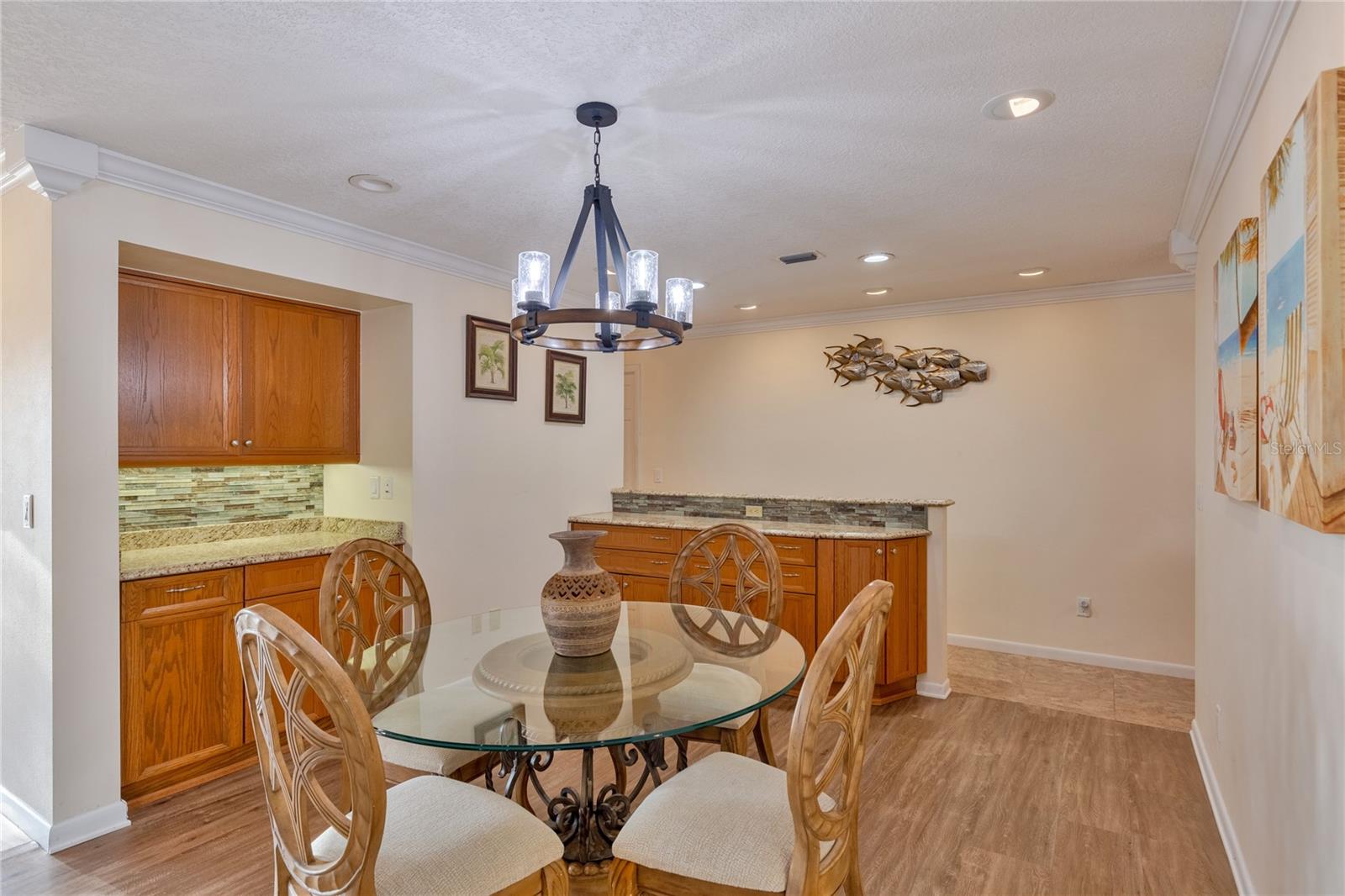 Listing photo id 7 for 411 Belle Isle Avenue