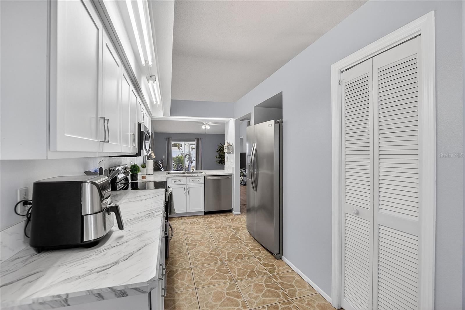 Image 13 of 73 For 11005 Kenbrook Drive