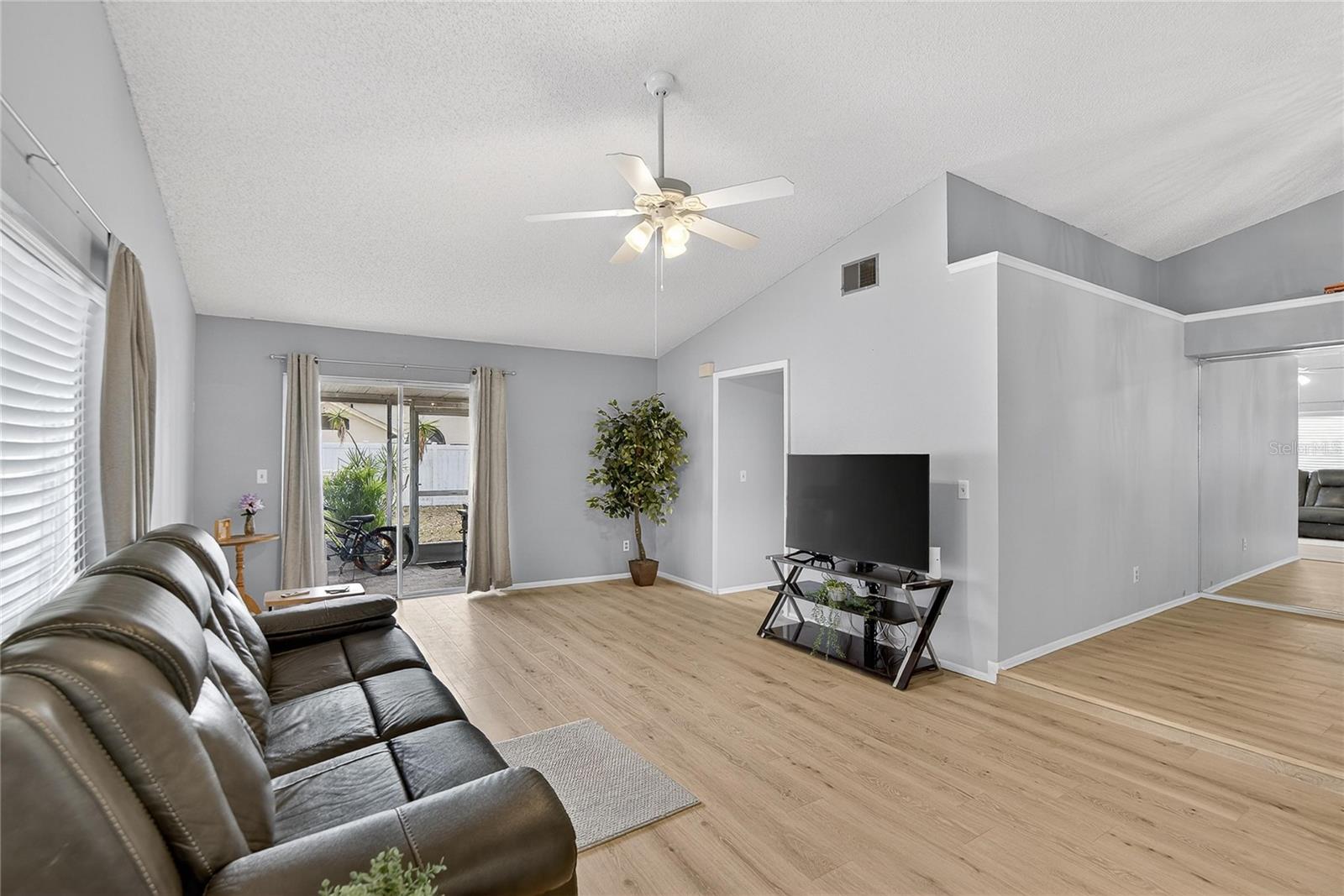 Image 17 of 73 For 11005 Kenbrook Drive